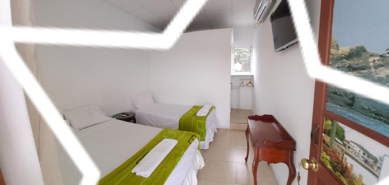 Hostal Gualingo Hotell Santa Rosa  Eksteriør bilde